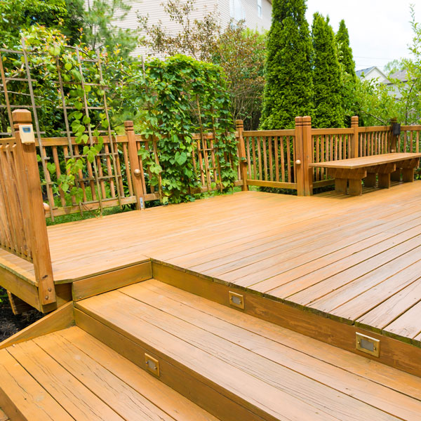 How to Properly Maintain a Deck
